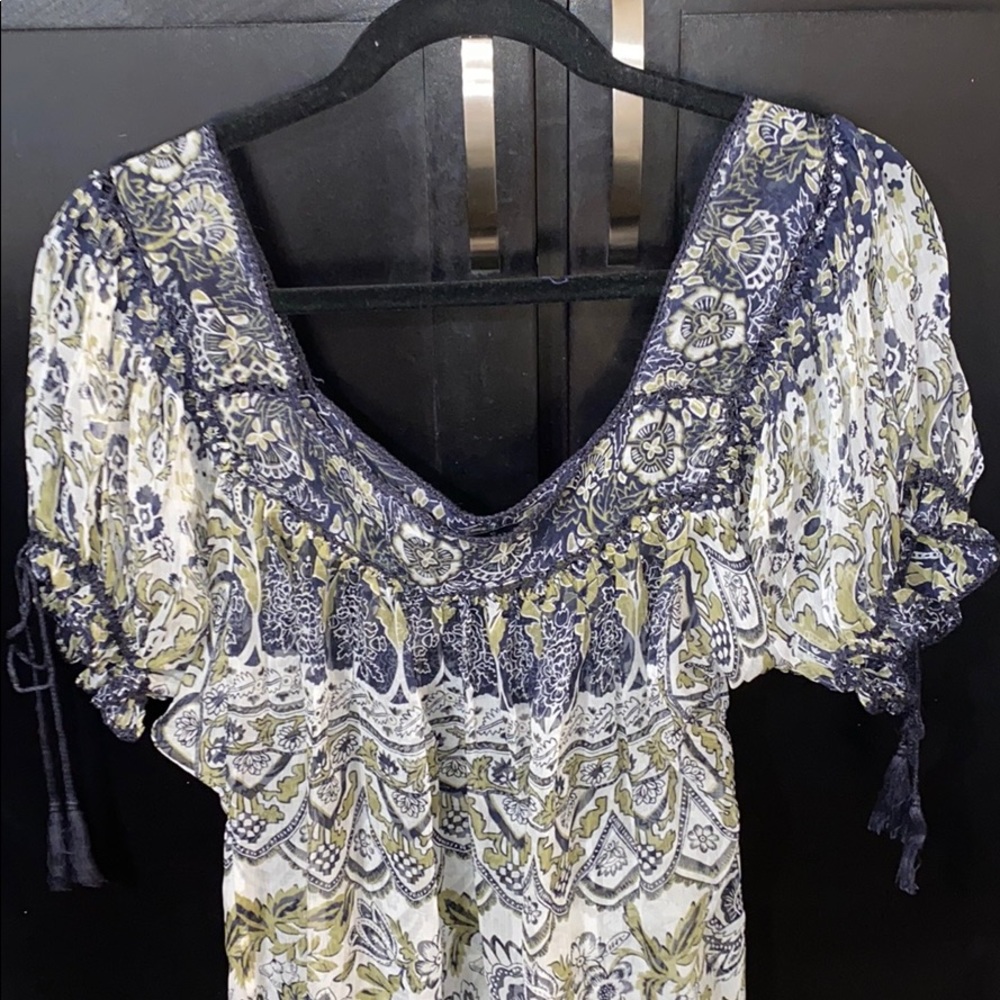 ECI Patterned Blouse - Picture 3 of 3
